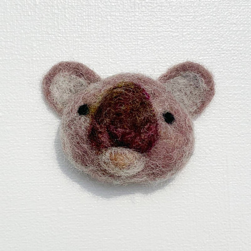 羊毛フェルト　コアラとペキニーズさん。 羊毛フェルト コアラとペキニーズさん。 羊毛フェルト コアラと