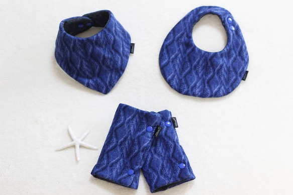 ♡免費送貨♡拉絲紗布針織模式皇家藍頸墊（單） 第4張的照片