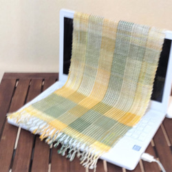 手織り　テーブルセンター　黄色　若草系 1枚目の画像