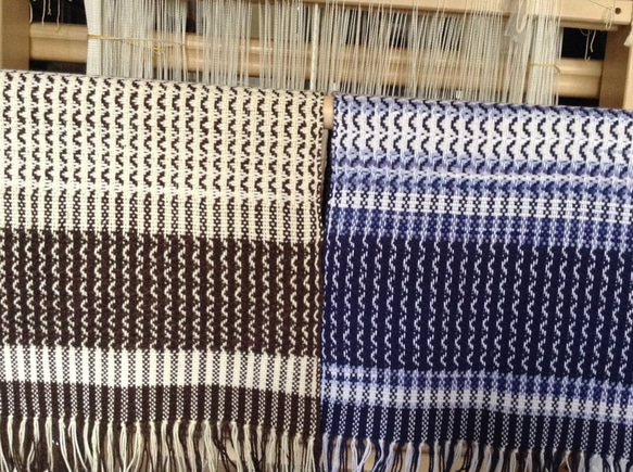 手織り　爽やかな初夏のテーブルセンター  ブルー系 4枚目の画像