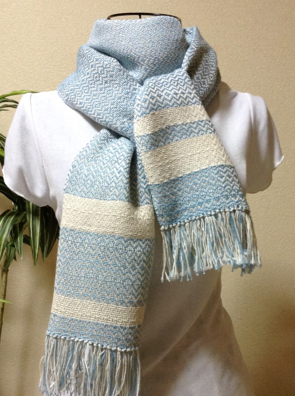 手織り　夏～秋に向けて　涼しげな水色のマフラー