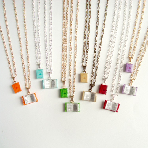 首元にちいさな本を【豆本ネックレス】12色 - ミニチュアサイズの