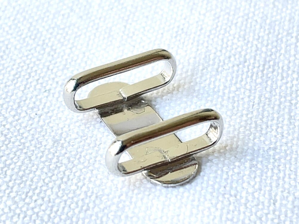 日本製 帯留め金具 (四分紐用) オーバル シルバー/真鍮製 2枚目の画像