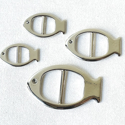 小魚バックル シルバー [1サイズ] 金具・チェーン 日本の部品屋