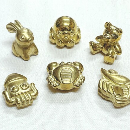 かわいいペーパーウェイト 真鍮製 チャーム 日本の部品屋 通販 7421380