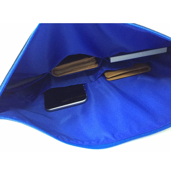 クラッチバッグ ポケット付き 収納 アニマル 動物 サーカス テント ピエロ ケース 刺繍 ボタン 旅行 2枚目の画像