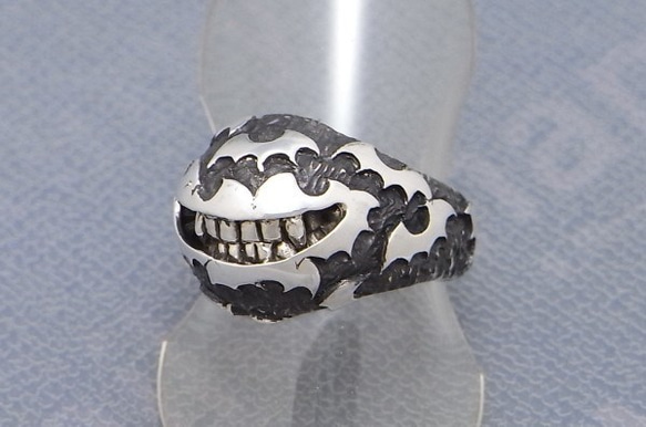 vampire smile ring_1 1枚目の画像