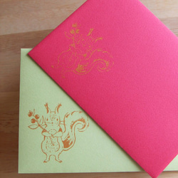 【封筒ハンドプリント】エゾリスと森のベリーレターセット　 4枚目の画像