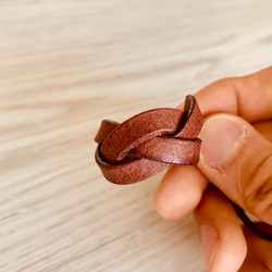 受注生産　然りげ無く可愛い編み込みレザーヘアゴム 8枚目の画像