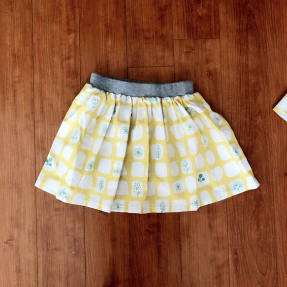 フリル袖トップス、ギャザースカート セットアップ 4枚目の画像