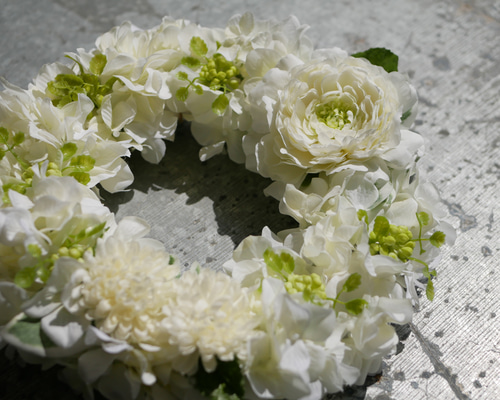 四季を問わずに飾れる清楚なホワイト・リース リース noblewhite style