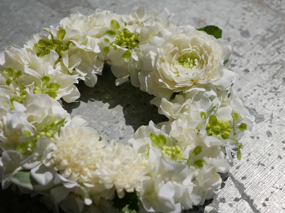 四季を問わずに飾れる清楚なホワイト・リース リース noblewhite style