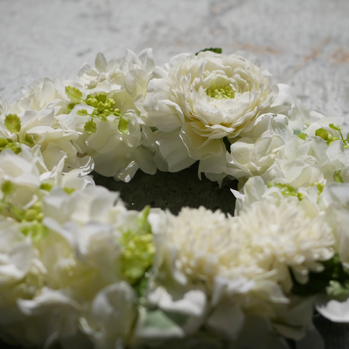 四季を問わずに飾れる清楚なホワイト・リース リース noblewhite style