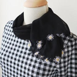 高級雪紡披肩與蕾絲花朵“雛菊/2面”黑色 第6張的照片