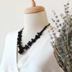 OYA Needlelace Necklace [FESTIVAL] Black 第3張的照片