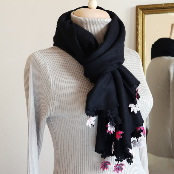 [Resale] OYA pashmina shawl [WINDMILL] Black 第5張的照片