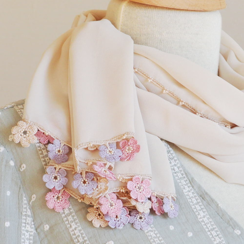Dior 花柄レースのシフォンストール 再販】レースの花付き シフォンストール「マリー」クリーム・ベージュ
