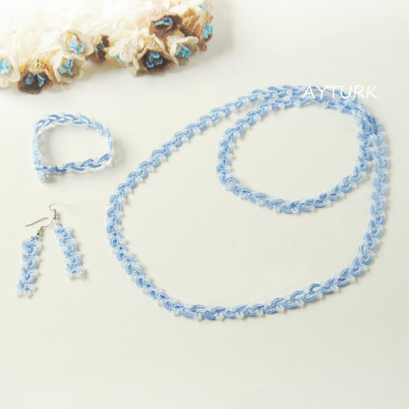 珠飾和蕾絲耳環“Riviere”藍月亮 第4張的照片