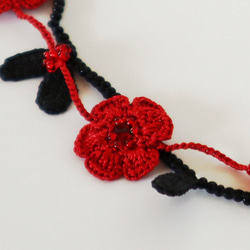 OYA crochet 45cm necklace [MARY] Red & Black 第3張的照片