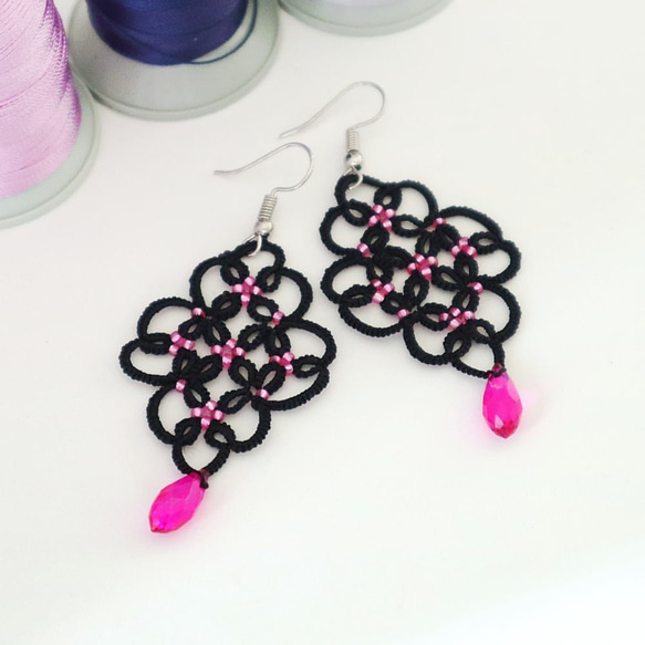 OYA tatting lace earrings [ARABESQUE] Black & Pink 第2張的照片