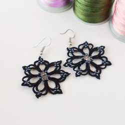 OYA Tatting lace earrings [ORCHID] Black 第3張的照片