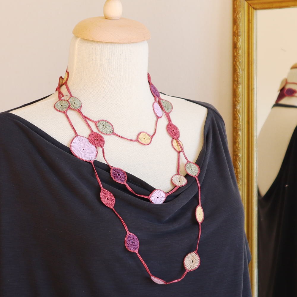 オヤ・レース編みの180㎝ラリエット「ドロップ」フォレストベリー