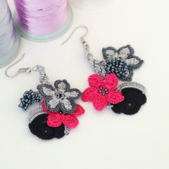 OYA crochet earrings [BIJOU] Black & Pink 第2張的照片