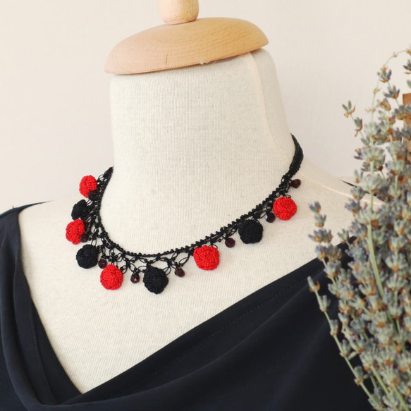 OYA crochet 45cm Necklace [ROSE Pearl] Red & Black 第1張的照片