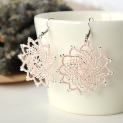 OYA Needlelace earrings [SPARKLE] Cameo & Crystal 第1張的照片