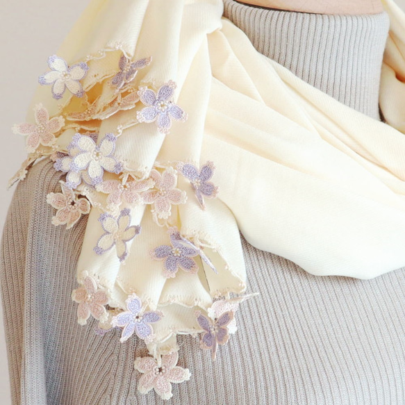 [Made to order] OYA Pashmina shawl [SAKURA] Milky White 第2張的照片