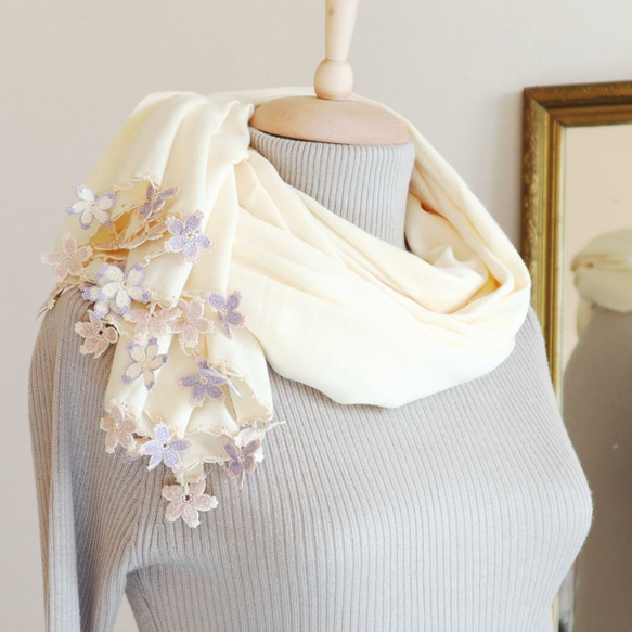 [Made to order] OYA Pashmina shawl [SAKURA] Milky White 第1張的照片