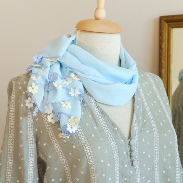 [Resale] OYA crochet Chiffon shawl [MARY] Baby Blue 第7張的照片