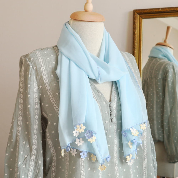 [Resale] OYA crochet Chiffon shawl [MARY] Baby Blue 第8張的照片