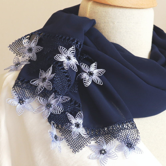 [Made to order] OYA Needlelace chiffon shawl [STELLA] Navy 第3張的照片