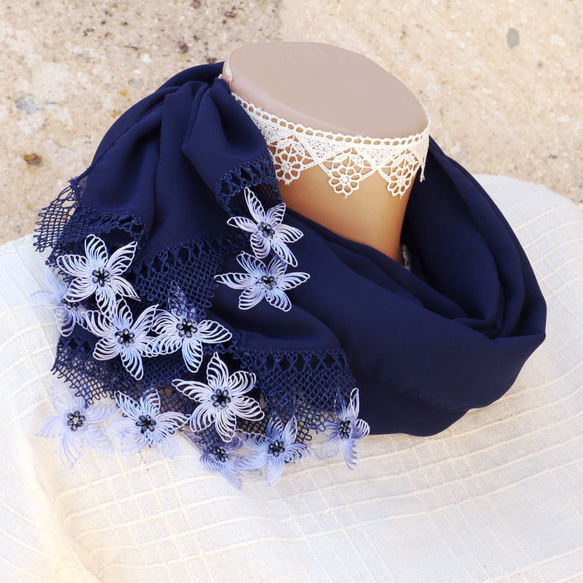 [Made to order] OYA Needlelace chiffon shawl [STELLA] Navy 第9張的照片