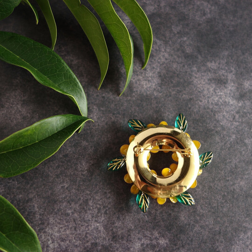 金木犀のリースのブローチ 秋の花 ブローチ ちくわハンドメイド
