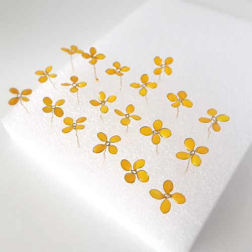 秋　どんぐりと紅葉と金魚 ヘアゴム 秋 どんぐりと紅葉と金魚 ヘアゴム - メルカリ