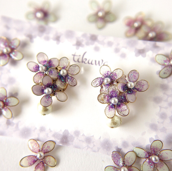 紫羅蘭和棉質珍珠耳環/耳環: 紫羅蘭、紫羅蘭、花朵、紫色 第7張的照片