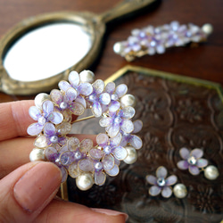 紫羅蘭和棉珍珠花環胸針，也是 70 歲和 77 歲生日的絕佳禮物 第13張的照片