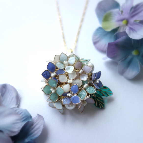 繡球花和棉珍珠兩用胸針和項鍊 第10張的照片