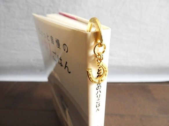 ＊charity★ gold horseshoe bookmark　馬蹄　しおり　ブックマーク 5枚目の画像