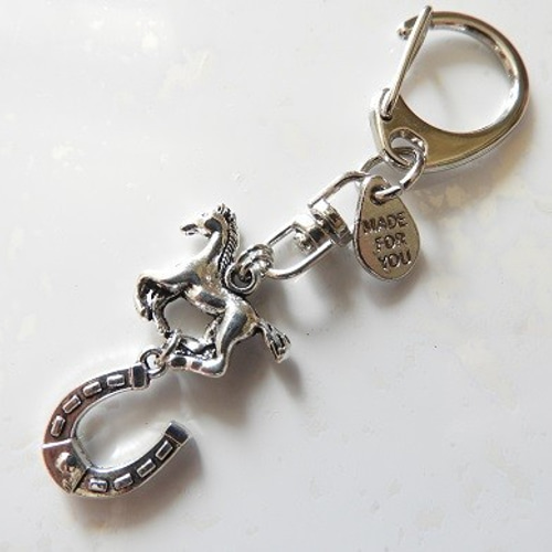 charity☆走るお馬と馬蹄のキーホルダー～アンティークシルバー