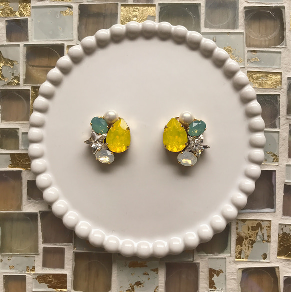 滴滴檸檬和閃閃發光的施華洛世奇寶石耳環 第3張的照片