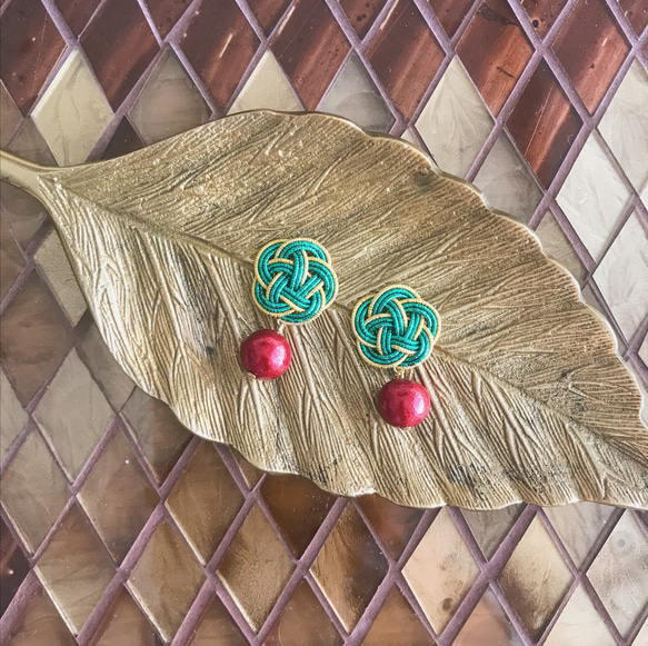 Mizuhiki 花朵棉質珍珠耳環 [聖誕節] 第1張的照片