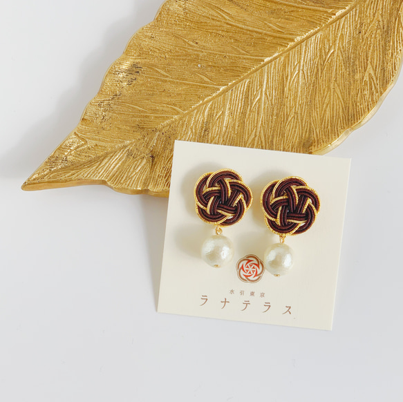 再次上架 ☆ Mizuhiki 花和棉珍珠耳環 [巧克力] 第2張的照片