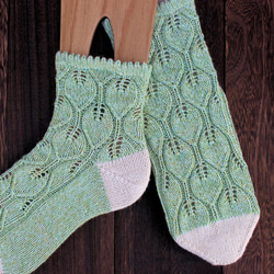 ～ 流れる木の葉  ～ 手編みのコットン靴下 2枚目の画像