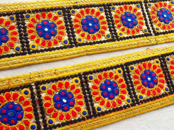 1m 刺繍 インドのチロリアンテープ お花 黄色☆エスニック 1枚目の画像