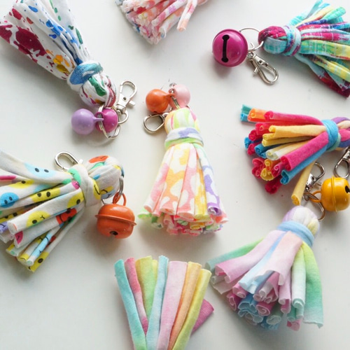 COLORFUL/選べる柄&鈴 ミニタッセルキーホルダー キーホルダー ゆきの