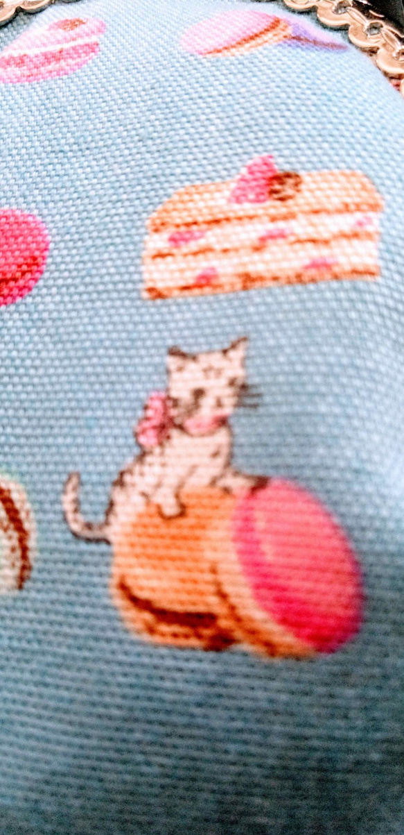 可愛い子猫とスィーツ柄のがま口 4枚目の画像