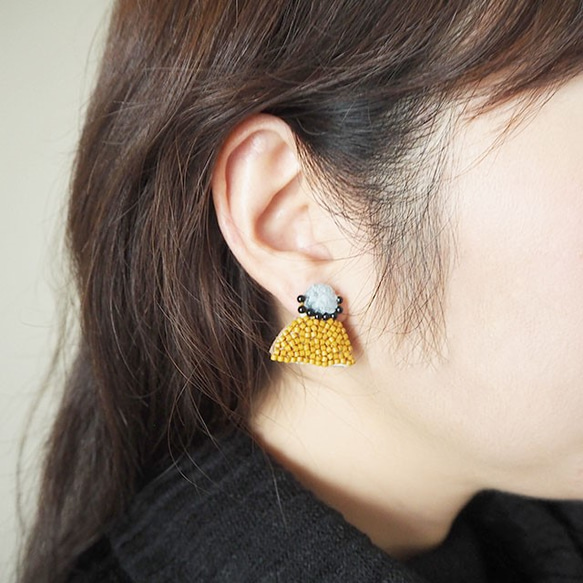 Marigold Bi-color Earrings　マリーゴールドバイカラーピアス・イヤリング 5枚目の画像